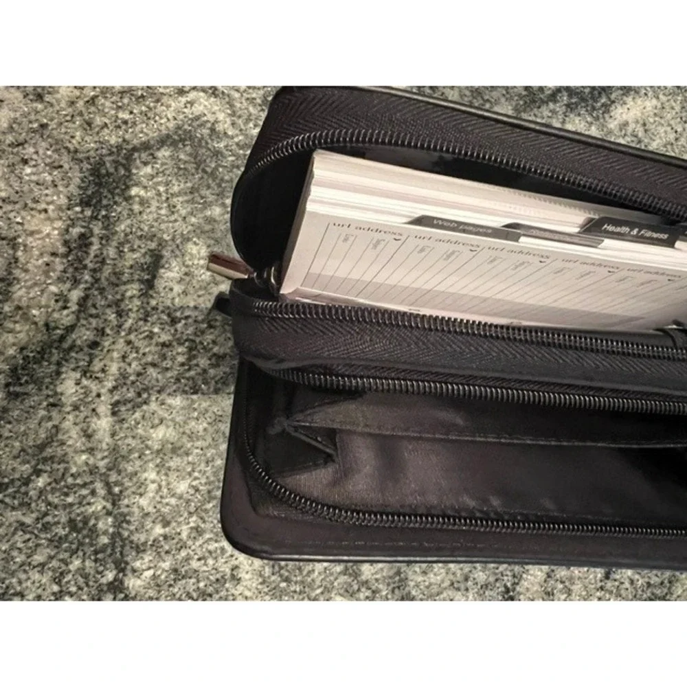 Mundi Planner Wallet Unisex OS Black Faux Leather Zip 6-Ring Binder Calculator